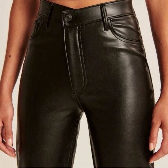 Abercrombie & Fitch 90s Straight Ultra High Rise Vegan Leather Pants Black 28/6L - Picture 2 of 9